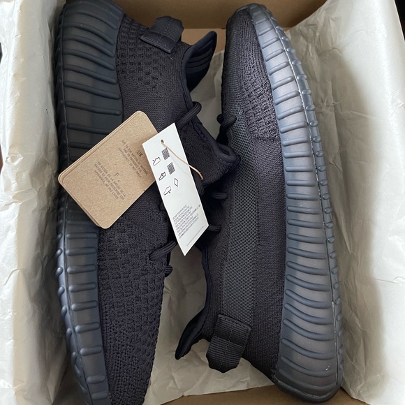 Adidas Yeezy Boost 350 V2 Brand New With Bill Size 11 - Picture 7 of 9